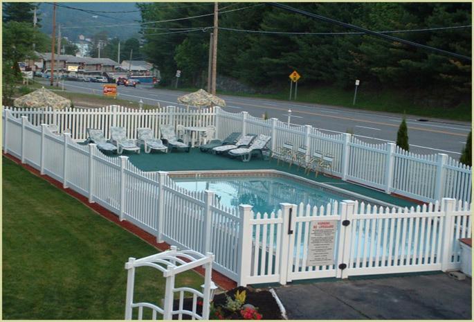 Seven Dwarfs Motel & Cabins Lake George Exterior foto